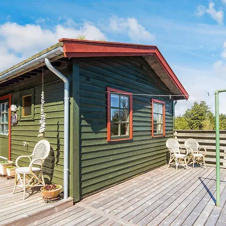 6 Person In Romo-by Traum